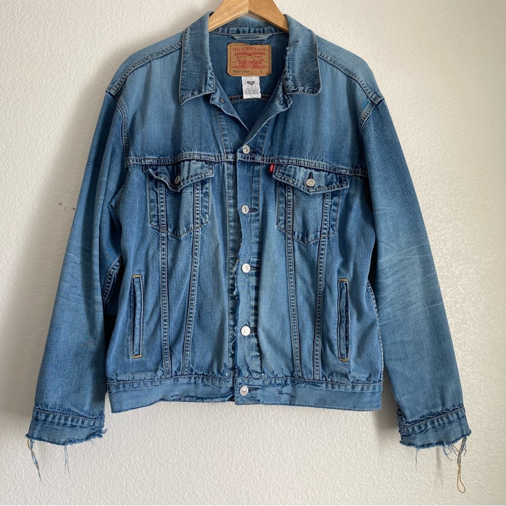 Vintage Levi's Relaxed Fit Trucker denim jacket, blue, L